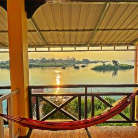 Tena Don Det Sunset Guest House، فندق في دون ديت