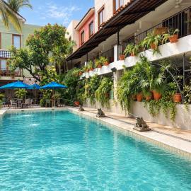 Casa Lotería Sayulita - Family Boutique Hotel with Spacious Full Kitchen Suites, Restaurant, Rooftop Yoga, Pool & Free Parking - 3 min to Beach