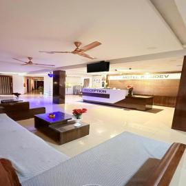 Hotel Ramdev Rooms, hotel em Udvāda
