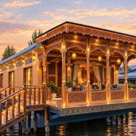 Hareem group of houseboats