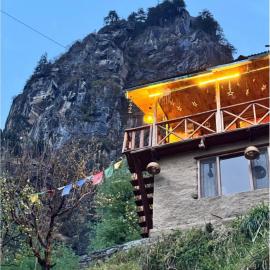 GoRaahii Stay - Mudhouse, hotel in Bashist