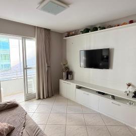 Apartamento 2 dormitórios com suíte quadra mar