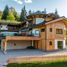 Chalet Holzgeflüster, hotel di Schladming
