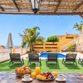 CHALET CON PISCINAS Y VISTAS DE ENSUEÑO, hotel a Almuñécar