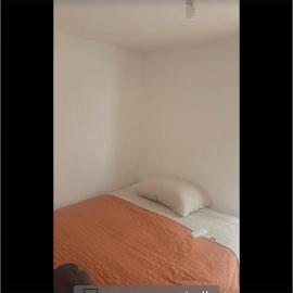 Cuarto con clima, baño, Tv, Internet, ventana, Cama Matrimonial, privado EC11