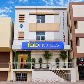 FabHotel BNB Suites, отель в городе Bālānagar