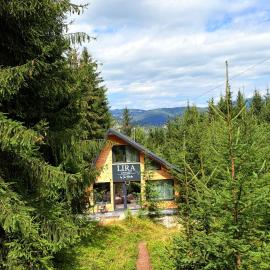 LIRA CHALET by Trei Mandre, hotel i Ortoaia