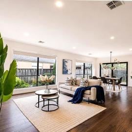 Spacious 5 Bed Designer Home Point Cook, hotelli kohteessa Point Cook