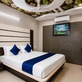 Hotel The Heaven - Dwarka, хотел в Дварка