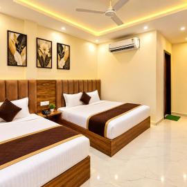 Shaurya Inn - 2 min walk Near Golden Temple, מלון באמריצר