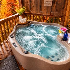Smoky Cabin Near Dollywood Hot Tub & Pool Table