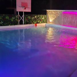 A Touch of Pink - Secret Tropical Eco Retreat with Pool & Mountain Views - Underground River, Fireflies & Waterfalls, מלון בפוארטו פרינססה