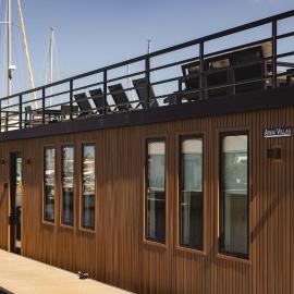 Waterfront & Heated Pool - Break Awai Floating Villa, hotel v destinaci Stock Island