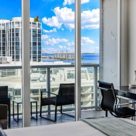 Luxury King Suite, Heart of Coconut Grove