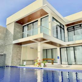 Villa Bay Point by Zaia โรงแรมในCatmondaan