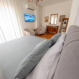 Central Family Flat Volos, מלון בוולוס