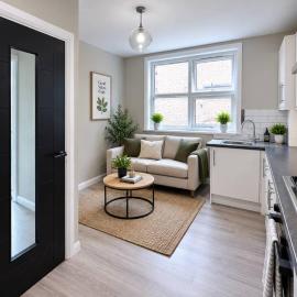 Modern 1-Bedrm Flat, Leamington Spa, Sleeps 2
