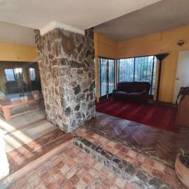 Casa de campo, amplio y natural jardín!