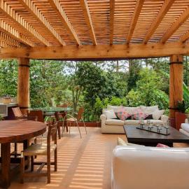 Forest Retreat Room w Hot Tub & Fireplace