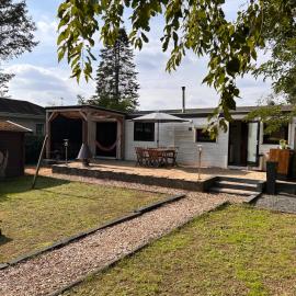 Welcome, relax and enjoy your stay, hotel em Putten