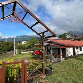 Your house in Boquete, a natural place to enjoy, hotel v destinaci Alto Boquete