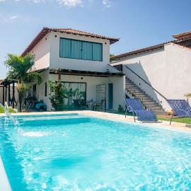 Lofts Sal e Brisa de Tucuns com Piscina e Garagem