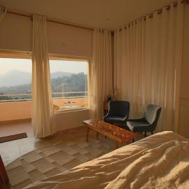 Viesnīca Ecstacy Stays & Cafe Mukteshwar by THHPSOCIETY , Mountain View Retreat pilsētā Muktešvāra