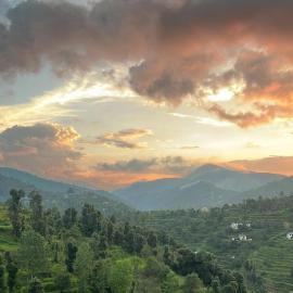 Ecstacy Stays & cafe Mukteshwar by THHPSOCIETY, hotelli kohteessa Mukteswar