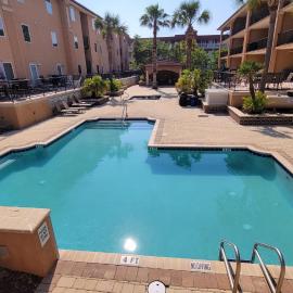 Brass Rail Villas 109 by Tybee Vacation Rentals, Hotel in Tybee Island