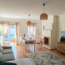 Duplex em Sesimbra com Piscina