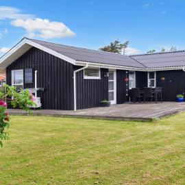 6 person holiday home in Løkken-By Traum, hotel i Løkken