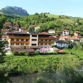Viesnīca Family Hotel Enica pilsētā Tetevena
