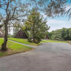 Delny Highland Lodges、インヴァーゴードンのホテル