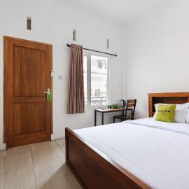 Urbanview Hotel Sky Batu Malang by RedDoorz, hotel v destinácii Punten
