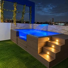 Luxurious 3 bedroom apartment with private jacuzzi area