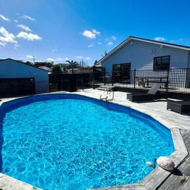 Pukehina Retreat, Private Pool, Pastures and Beach, hotel din Pukehina