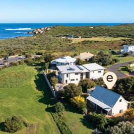 Ocean View - Seaside Getaway Near Surfers Point, Hotel in Prevelly