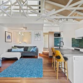 Surf & Stay - 50m to Main Beach