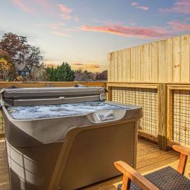 Willow Trace- Cute Condo, Hot Tub, Minutes to Pigeon Forge!, hotel u gradu Pidžin Fordž