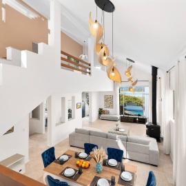 Stunning Lakefront Home — Saratoga, Central Coast