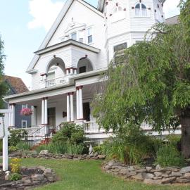 Victorian Charm Inn, hotel Towandában