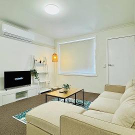 Cozy 2BR Retreat, 3-Minute Drive to Albury Airport