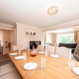 The Willow House 4BR • Garden • Parking for 2 - Pass the Keys, hotel a Sidcup