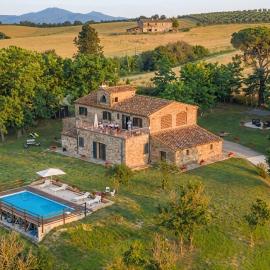 Podere I Sorbi, Spacious Tuscan Villa in Lajatico, Near Pisa & Volterra
