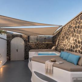 Sun Naam Home Santorini with heated jacuzzi