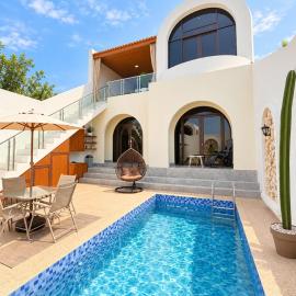 Villa Istana Damar, ξενοδοχείο σε Tutugan