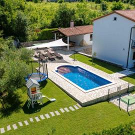 House and Apartments in Labin 8758