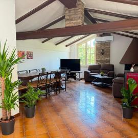 Spacious 4BR Suite & Prime Location and Comfort