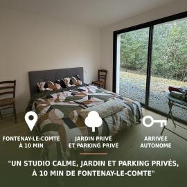 L'Escale studio calme, jardin, proche Fontenay, hotell i LʼOrbrie