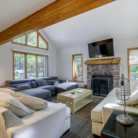 Hot Tub + Game Room: Peaceful Poconos Home!